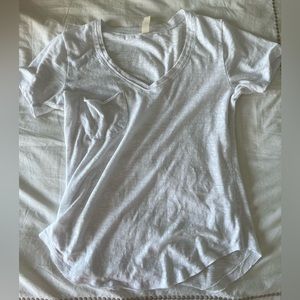 ALTARD STATE VNECK SIZE SMALL